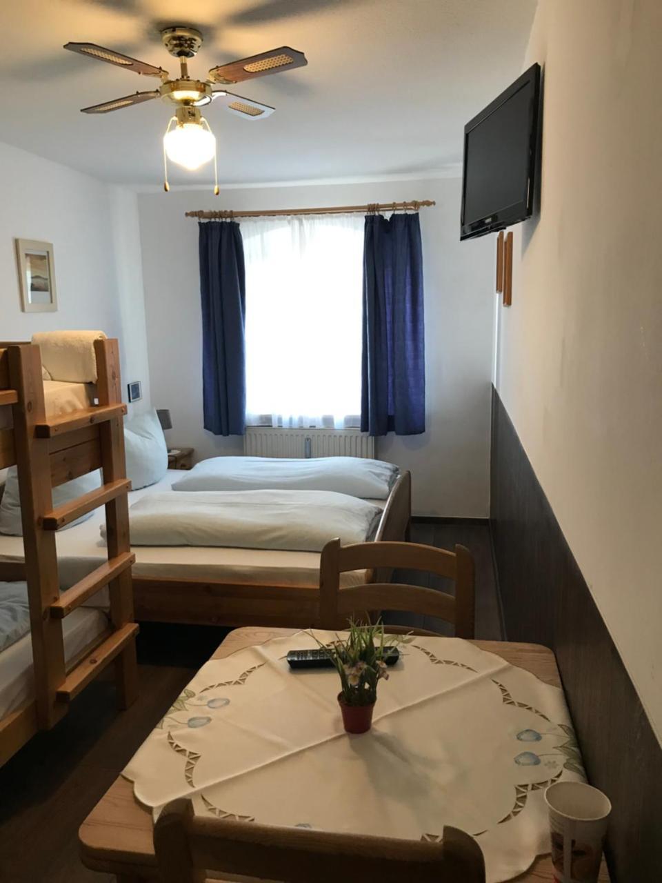 Hotel Guntia Boardinghouse Günzburg Eksteriør billede