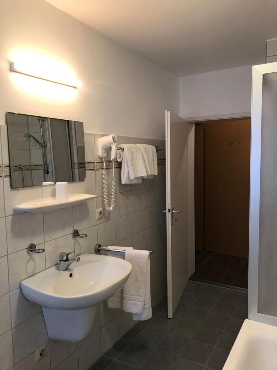 Hotel Guntia Boardinghouse Günzburg Eksteriør billede